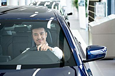 《大逆转裁判：编年史》新预告片展示其各式案件